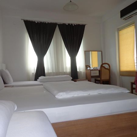 Hotel Rio Приштина Екстер'єр фото