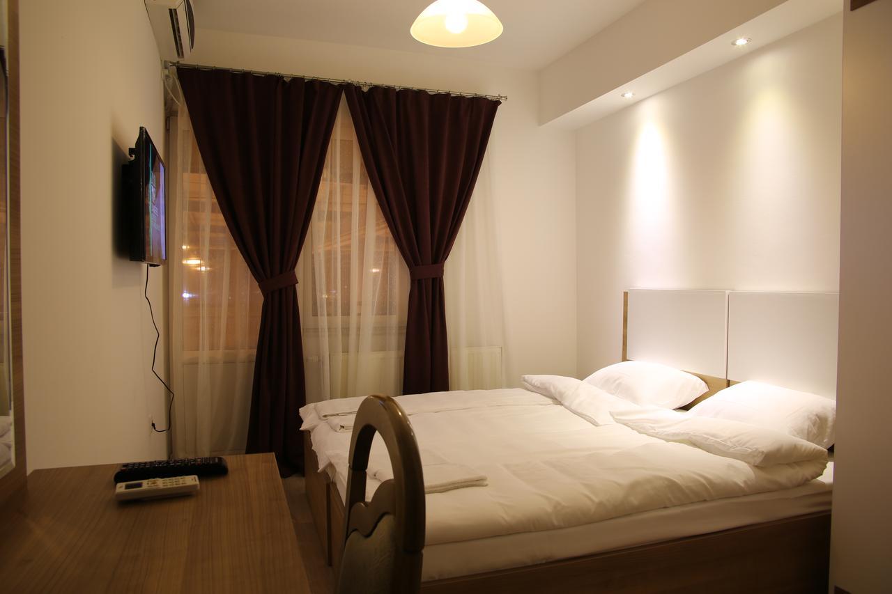 Hotel Rio Приштина Екстер'єр фото
