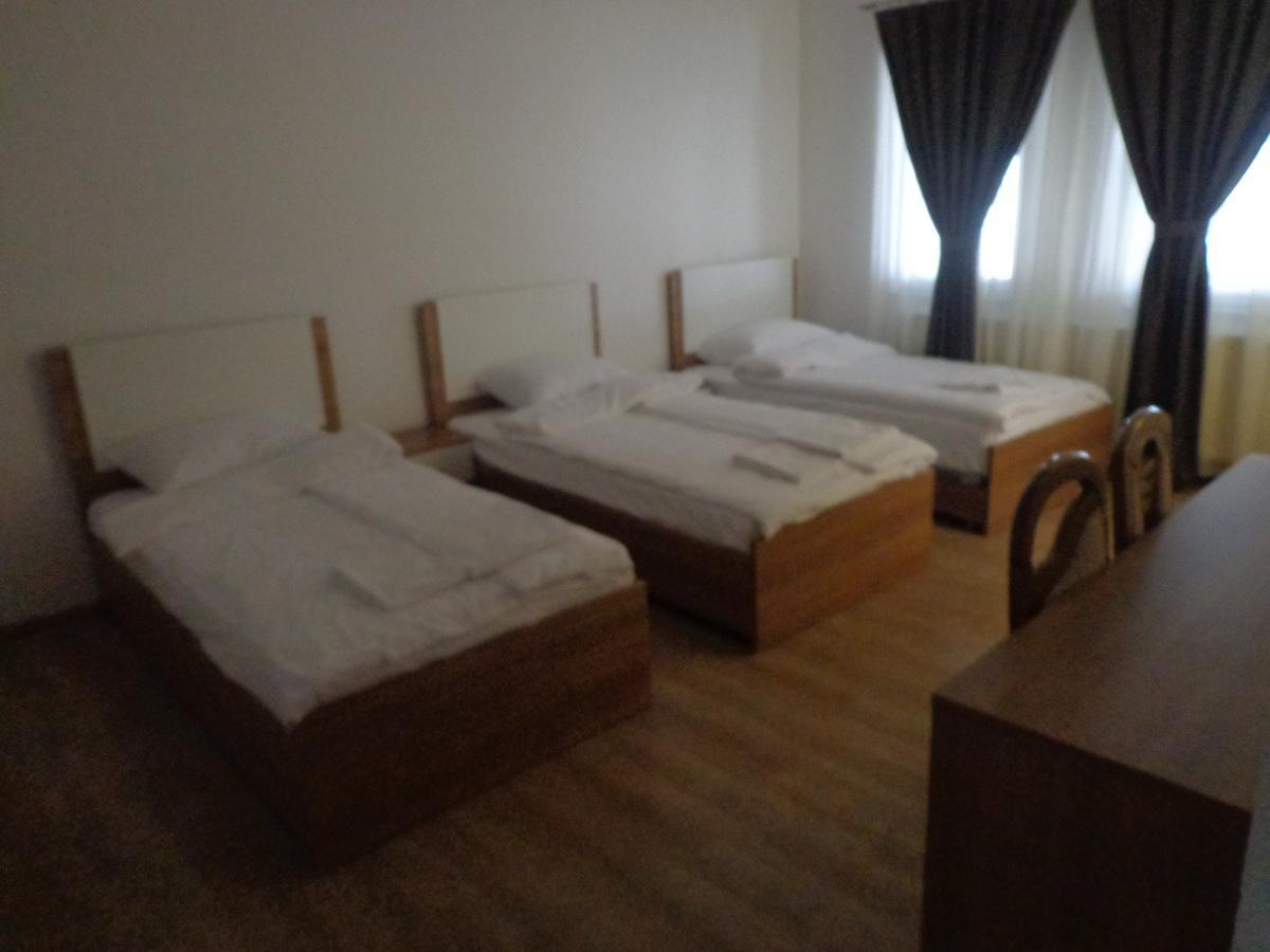 Hotel Rio Приштина Екстер'єр фото