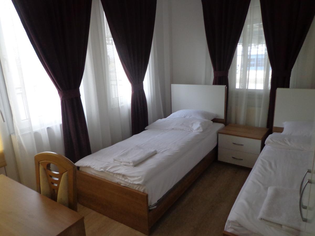 Hotel Rio Приштина Екстер'єр фото