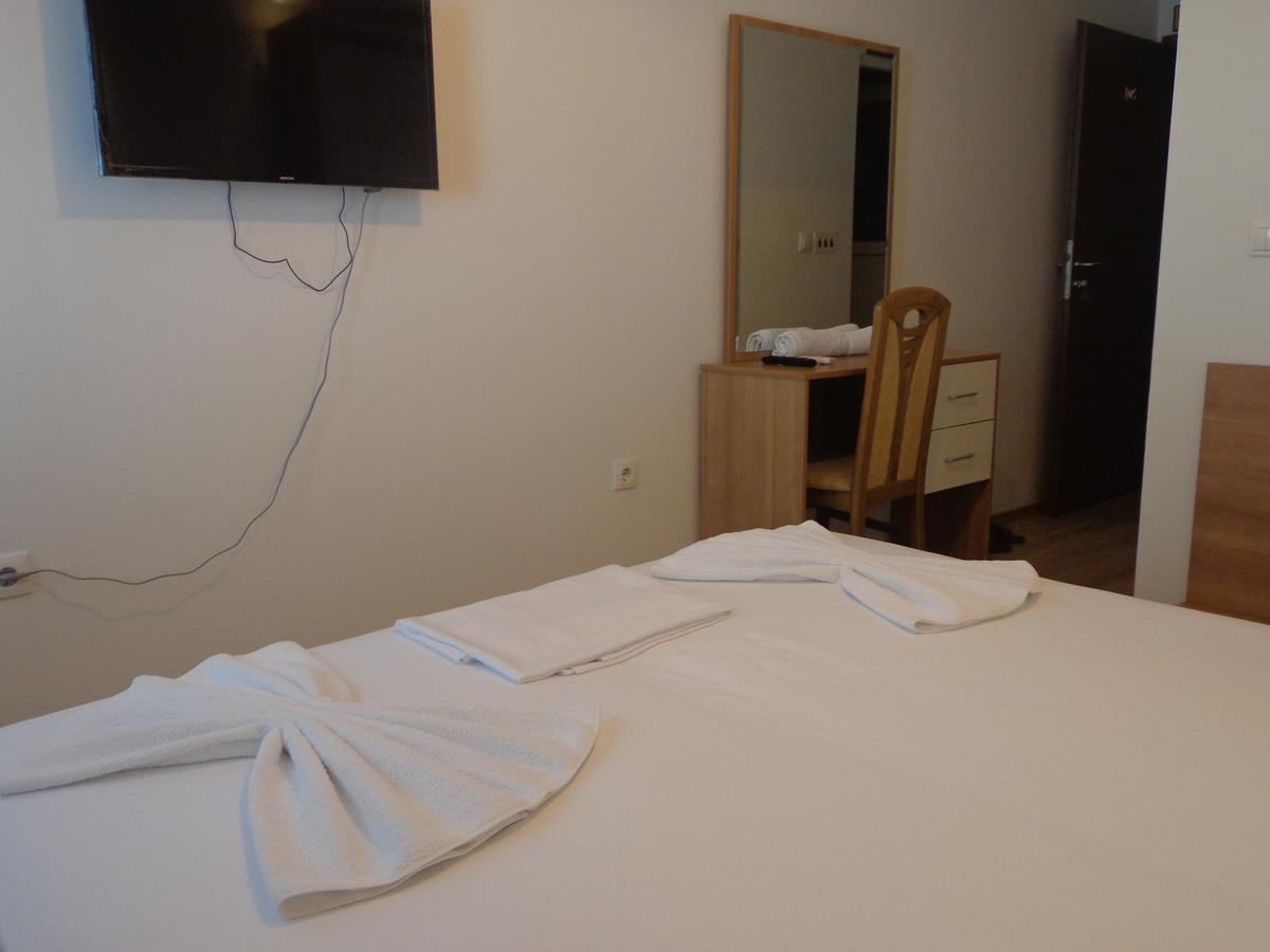 Hotel Rio Приштина Екстер'єр фото