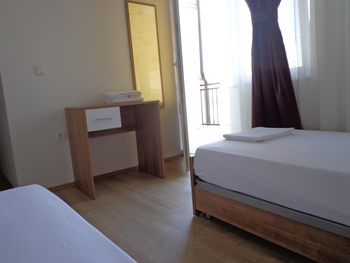 Hotel Rio Приштина Екстер'єр фото