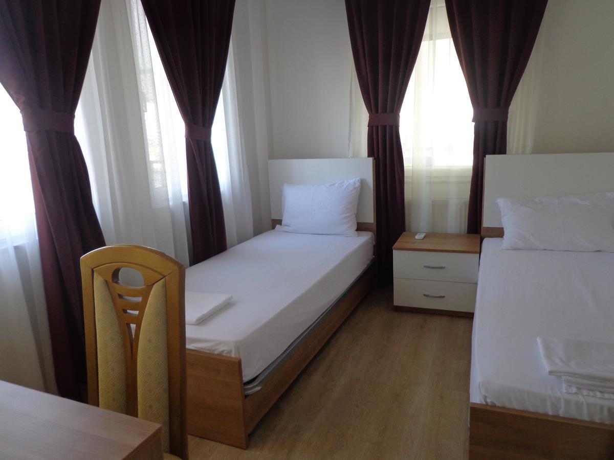 Hotel Rio Приштина Екстер'єр фото