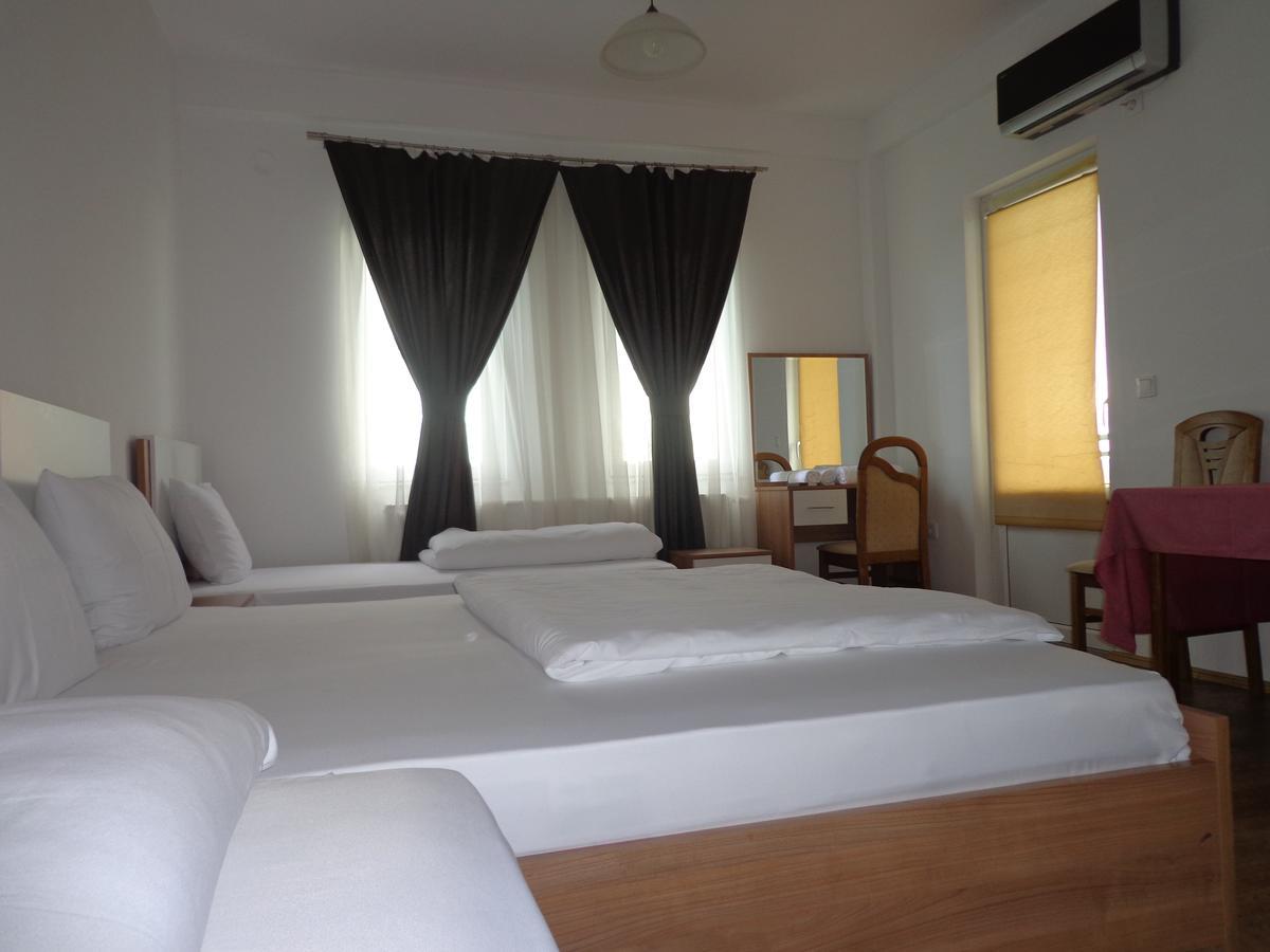 Hotel Rio Приштина Екстер'єр фото