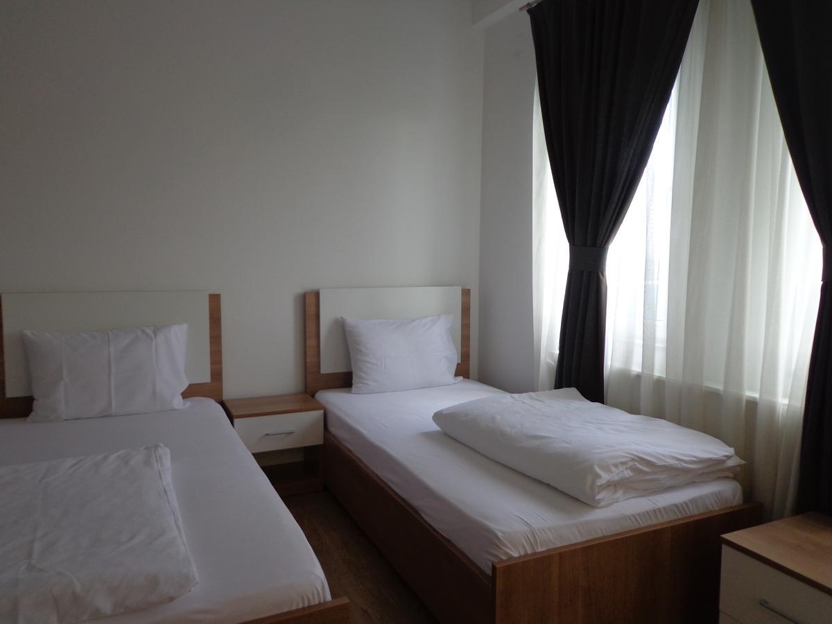 Hotel Rio Приштина Екстер'єр фото