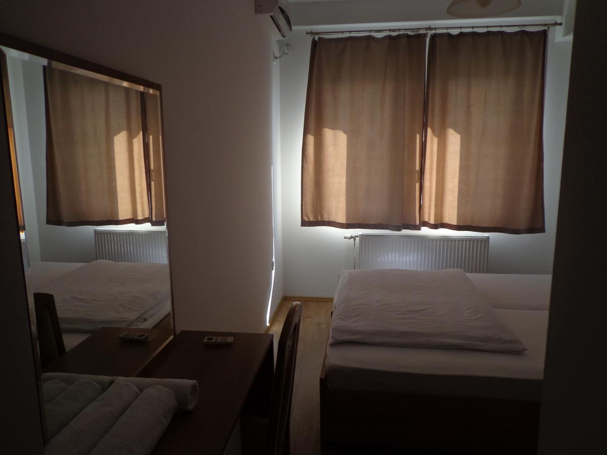 Hotel Rio Приштина Екстер'єр фото